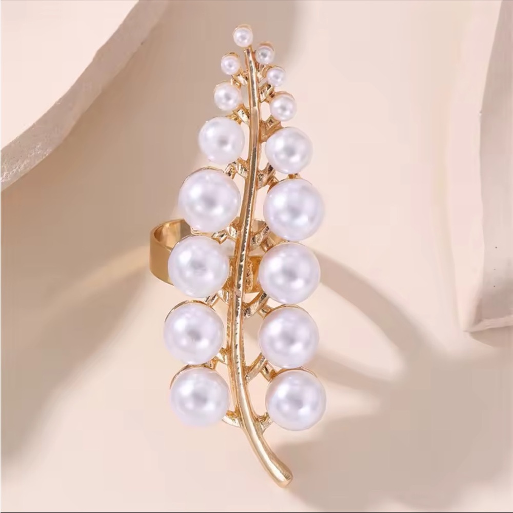 Zara new!!! model adjustable casual leaf Gold and Pearl Women's Ring - Picture 2 of 7